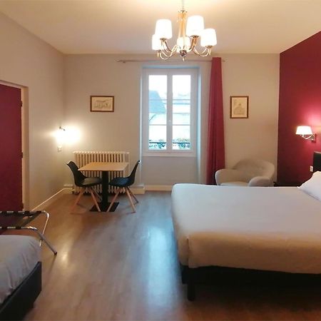 Hotel Le Dormeux Mehun-sur-Yevre Bagian luar foto