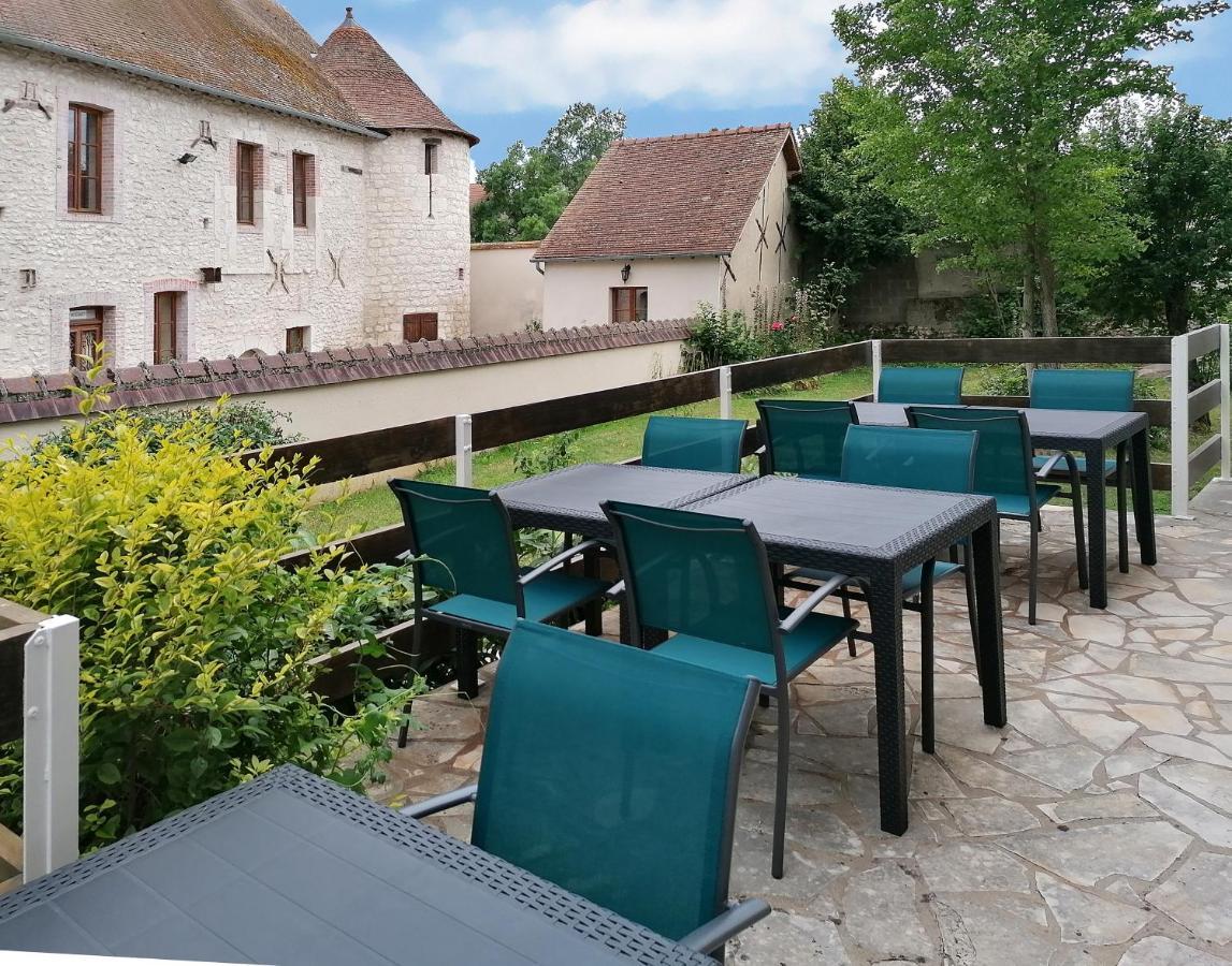 Hotel Le Dormeux Mehun-sur-Yevre Bagian luar foto