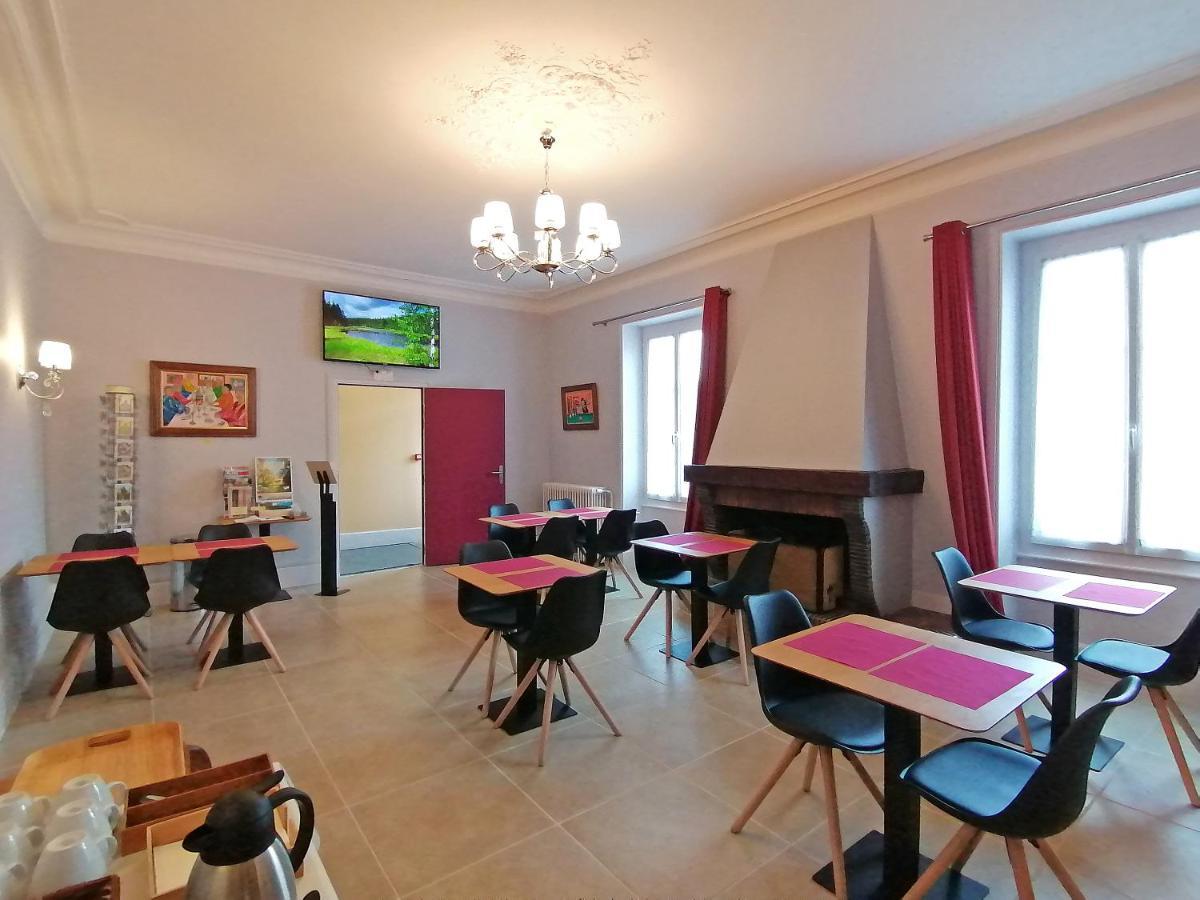 Hotel Le Dormeux Mehun-sur-Yevre Bagian luar foto