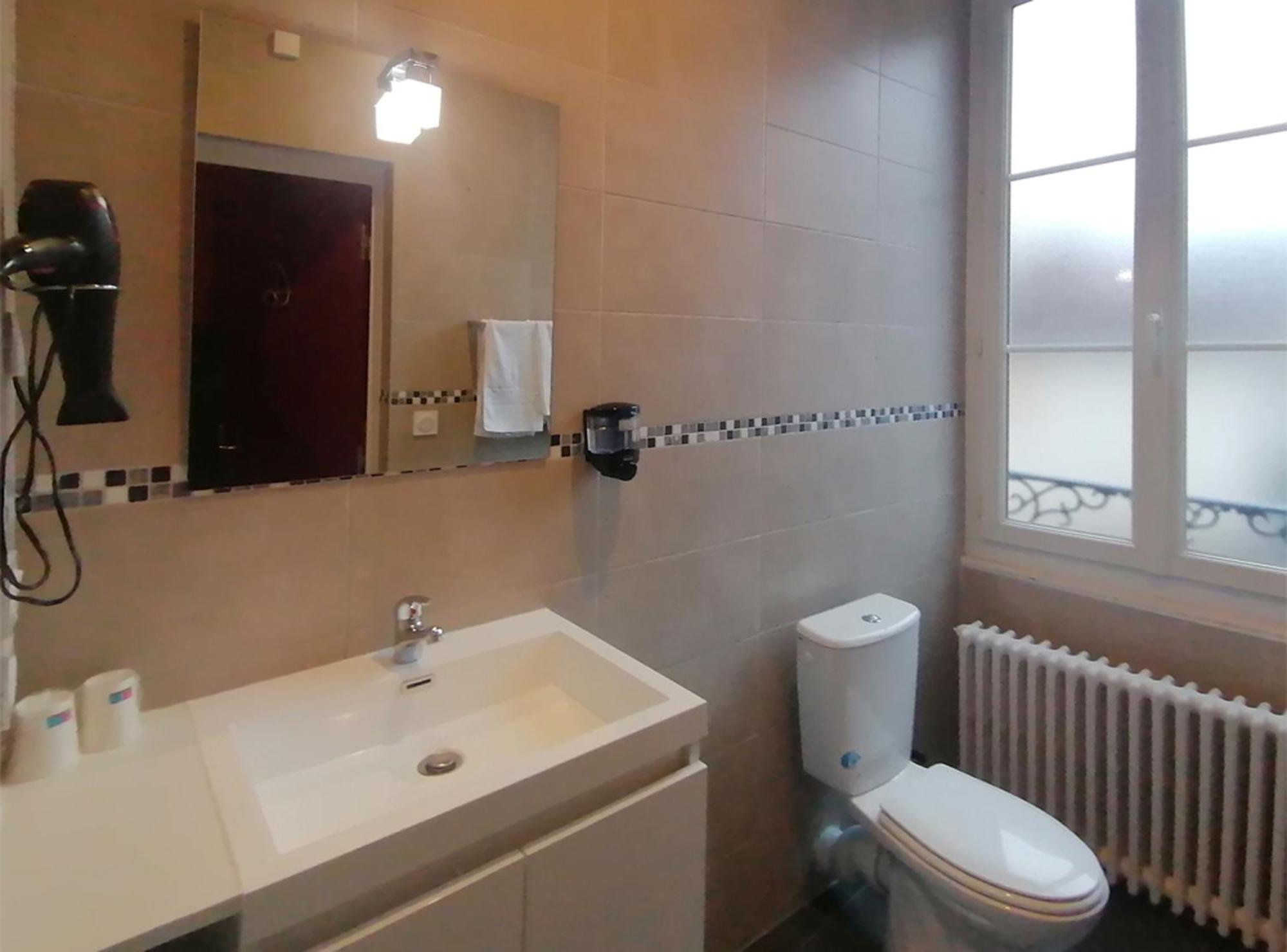 Hotel Le Dormeux Mehun-sur-Yevre Bagian luar foto