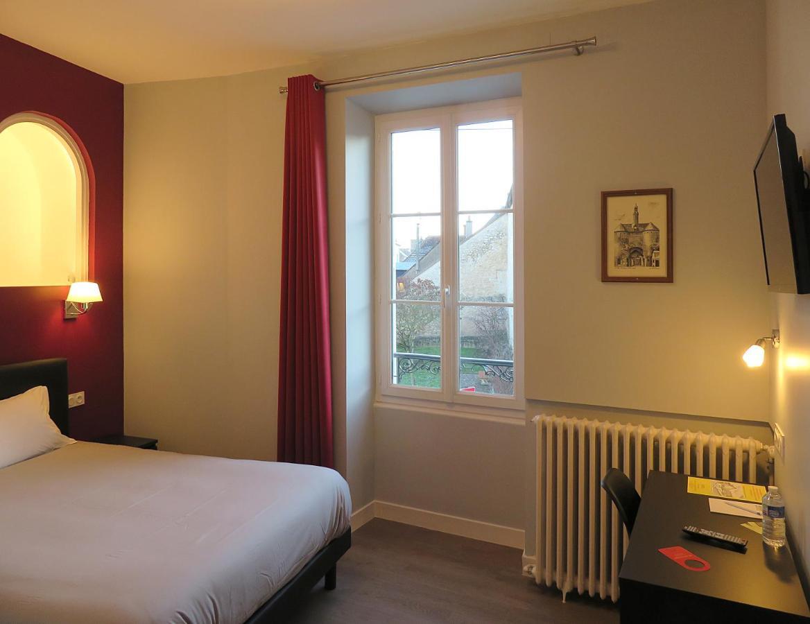 Hotel Le Dormeux Mehun-sur-Yevre Bagian luar foto